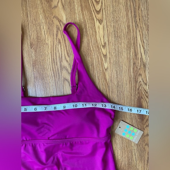 Title nine Hana Tankini Top - Solid - Picture 10 of 11